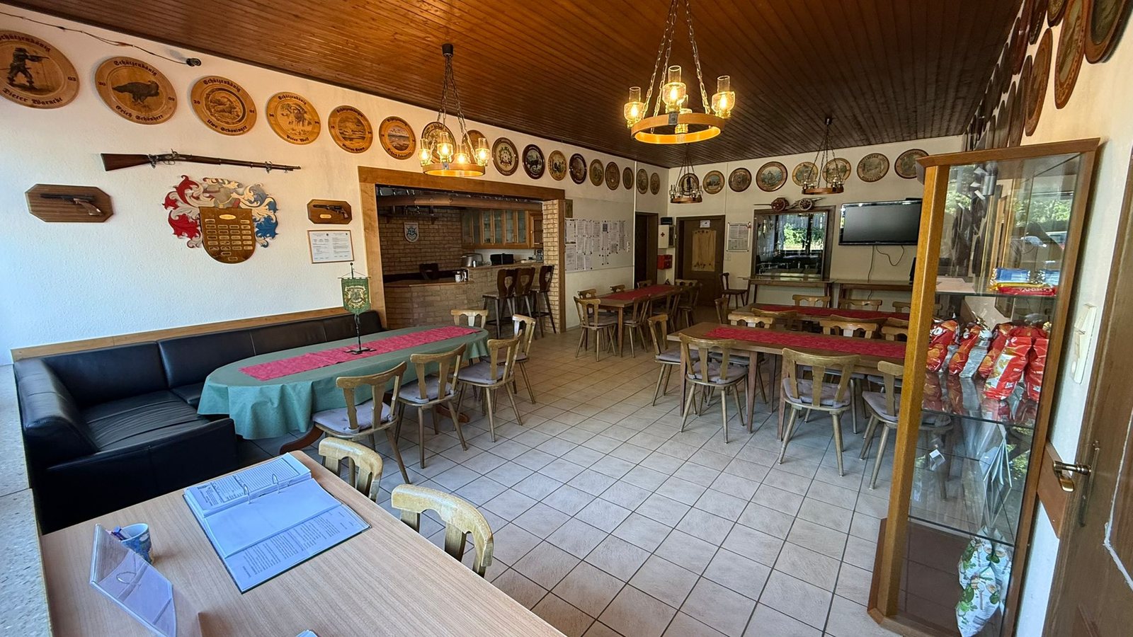 Gastraum im Vereinsheim, Ansicht eins